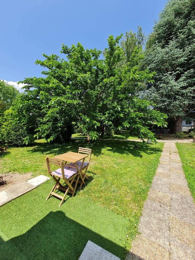 Les Cedres Bleus Bed & Breakfast Saint-Medard-de-Mussidan Exterior photo